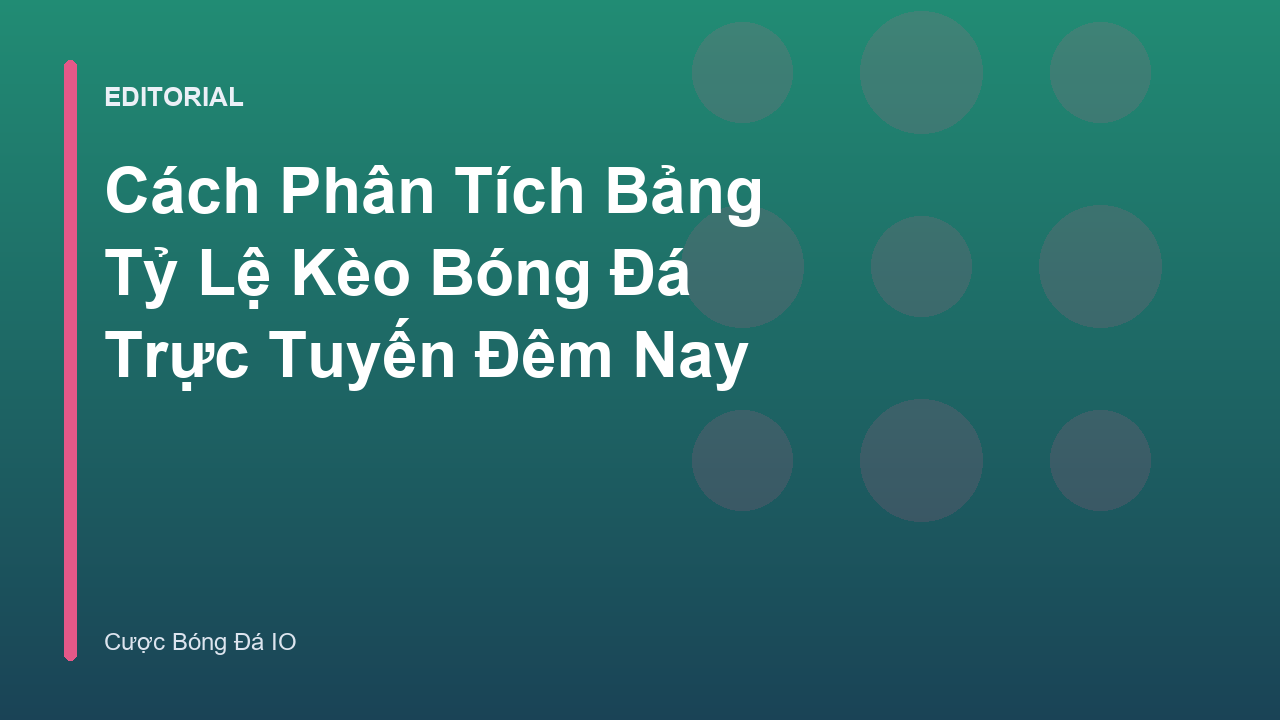 Người dùng đang phân tích bảng tỷ lệ kèo bóng đá trên máy tính